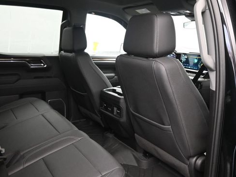 Used 2023 Chevrolet Silverado 1500 RST image 17