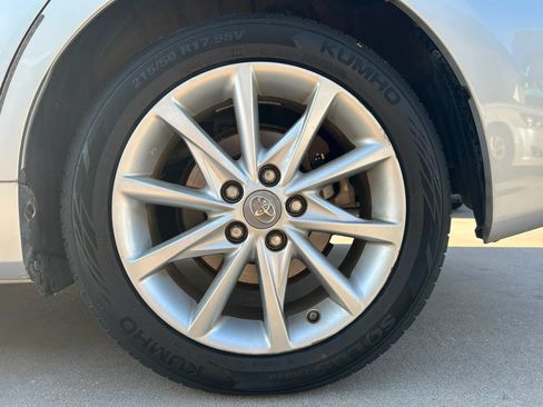 Used 2012 Toyota Prius V Five FWD image 31