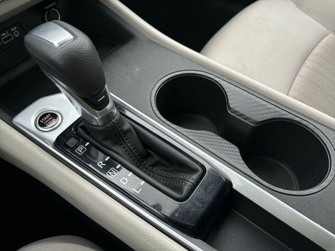 Used 2025 Nissan Altima 2.5 SV image 40