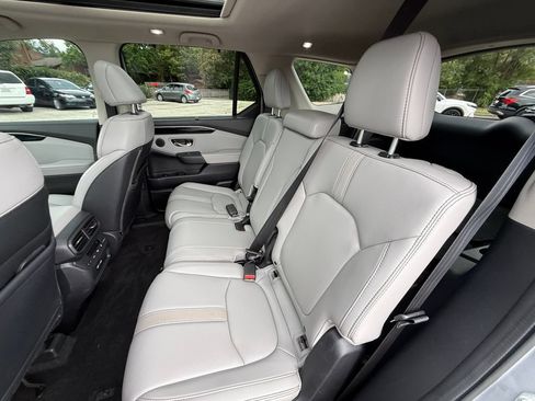 Used 2023 Honda Pilot Touring image 29