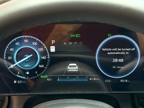 Used 2025 Hyundai Elantra SEL FWD image 15
