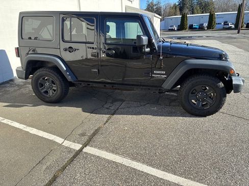 Used 2018 Jeep Wrangler Unlimited Sport w/ Connectivity Group image 10