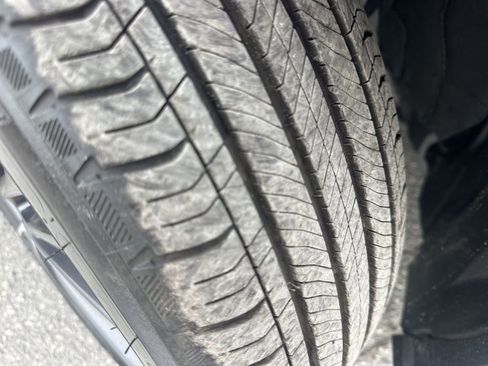 Used 2025 Toyota Prius XLE image 31