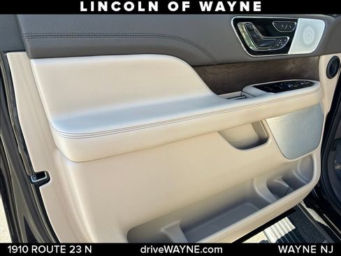 Certified 2024 Lincoln Navigator Reserve AWD/4WD image 13