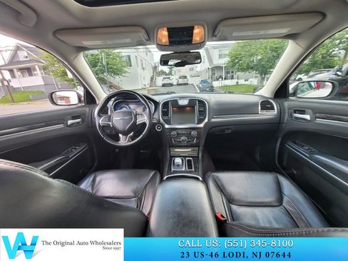 Used 2016 Chrysler 300 Limited AWD/4WD image 9