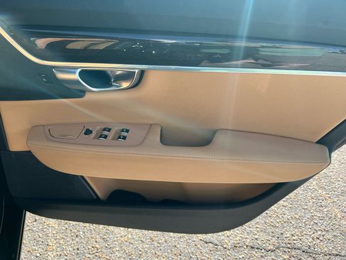 Used 2018 Volvo S90 T5 Momentum w/ Momentum Plus Package image 30