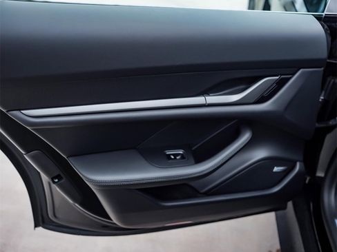 Certified 2025 Porsche Taycan image 33