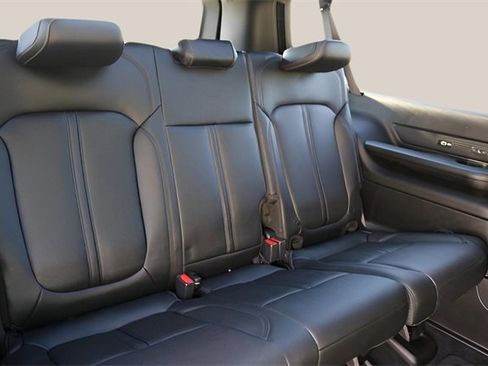 New 2025 Jeep Wagoneer L Series II image 21