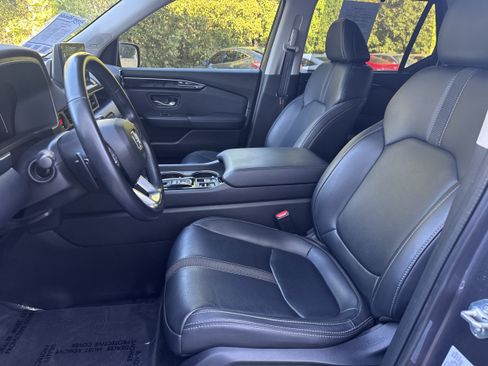 Used 2024 Honda Pilot Touring image 5