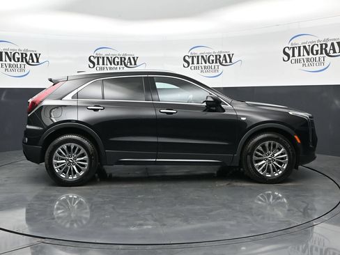 Used 2024 Cadillac XT4 Premium Luxury FWD image 8
