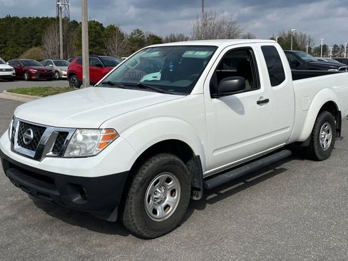 Used 2019 Nissan Frontier S image 3