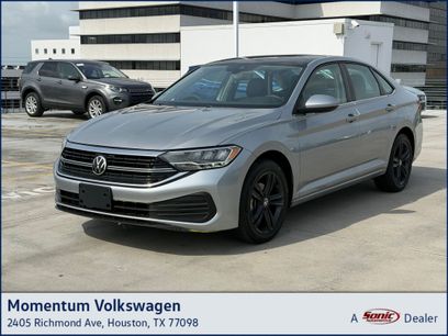 Certified 2022 Volkswagen Jetta SE w/ Panoramic Sunroof Package