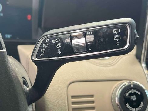 Used 2022 Lincoln Navigator Reserve AWD/4WD image 25