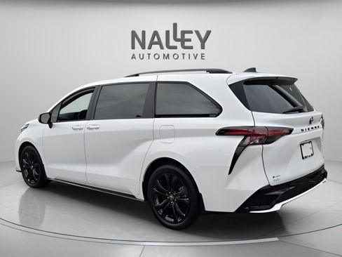 Certified 2025 Toyota Sienna XSE image 3