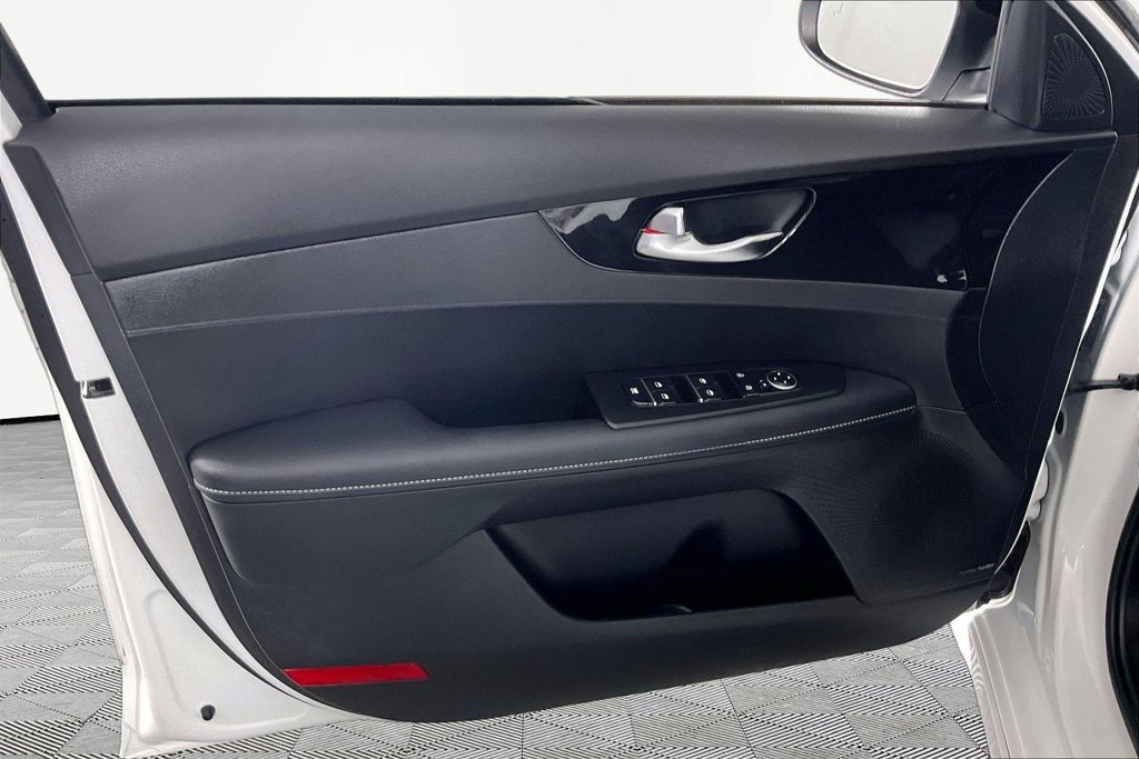 Used 2024 Kia Forte GT-Line w/ GT-Line Premium Package FWD image 18