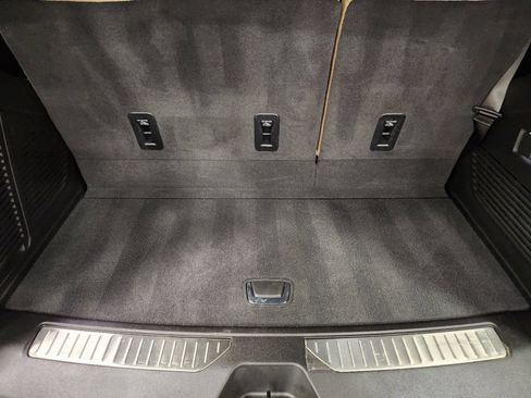Used 2024 Chevrolet Tahoe Premier AWD/4WD image 55