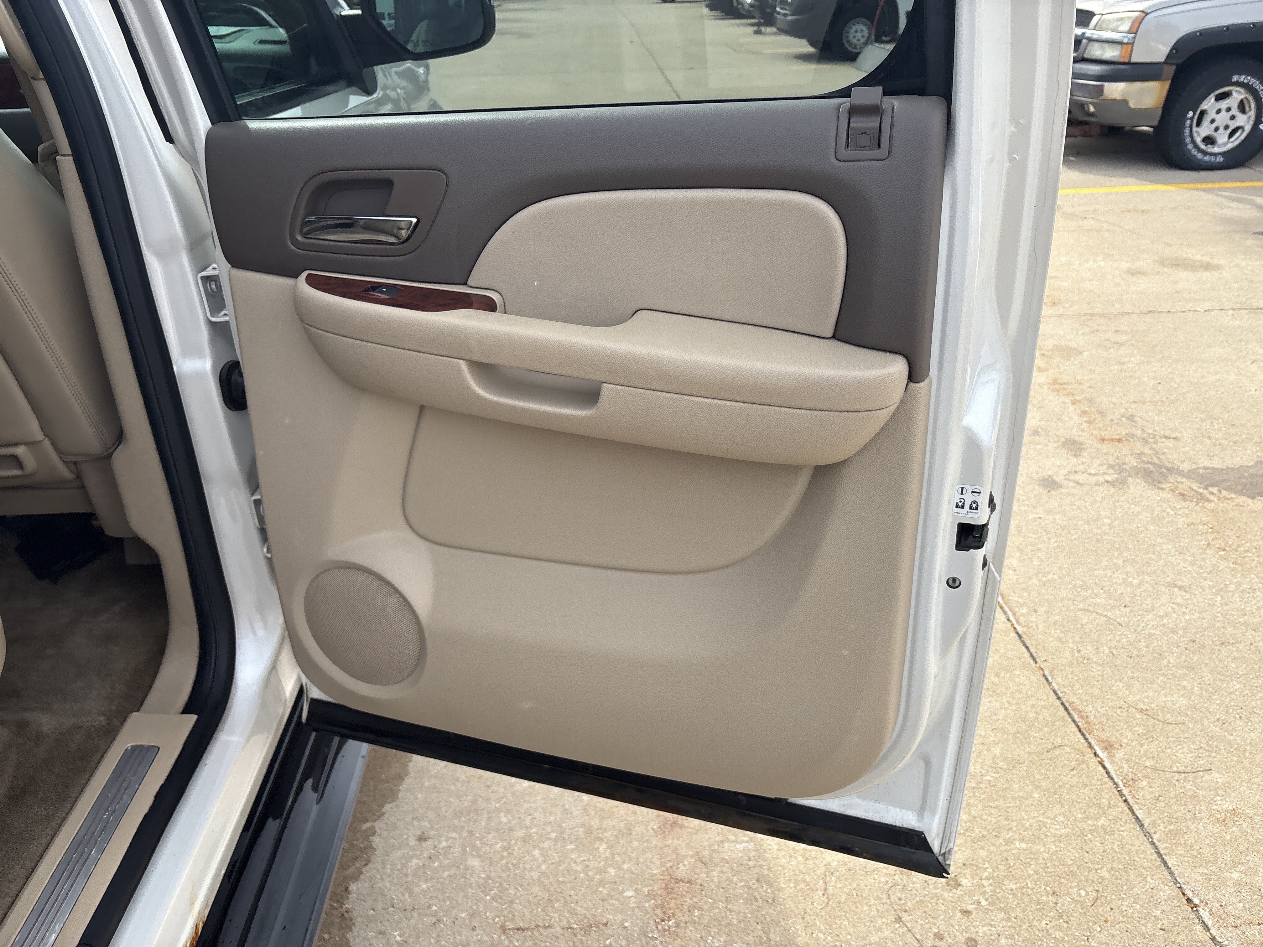 Used 2013 Chevrolet Suburban LTZ AWD/4WD image 16
