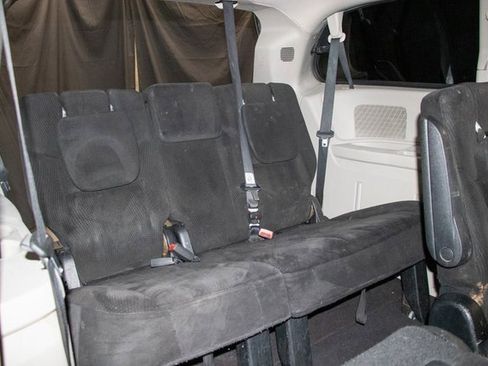 Used 2014 Dodge Grand Caravan SXT image 17