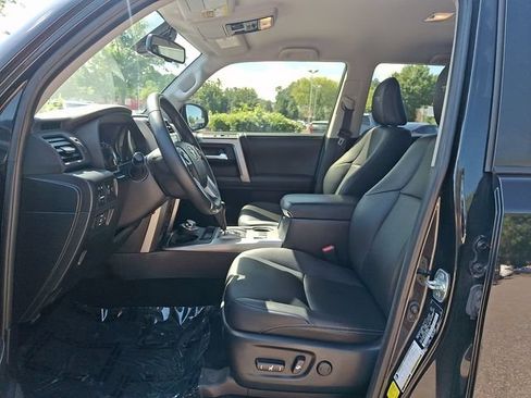 Used 2022 Toyota 4Runner TRD Sport w/ Technology Package AWD/4WD image 16