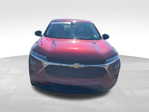 Used 2025 Chevrolet Trax LS FWD image 8