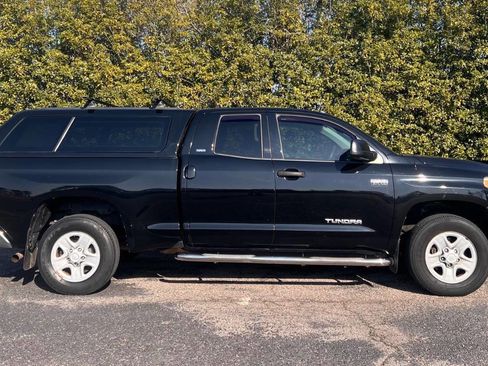 Used 2016 Toyota Tundra SR5 image 9