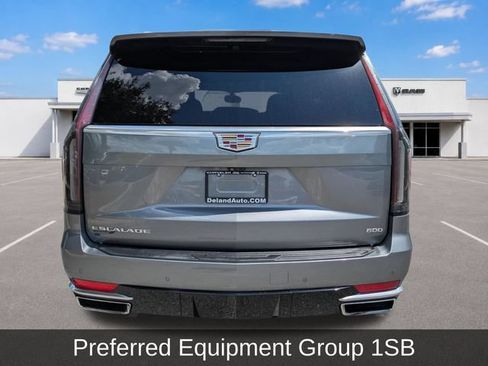 Used 2021 Cadillac Escalade Premium Luxury AWD/4WD image 5