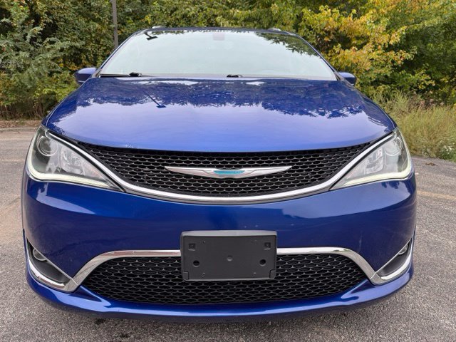 Used 2020 Chrysler Pacifica Touring-L FWD image 14