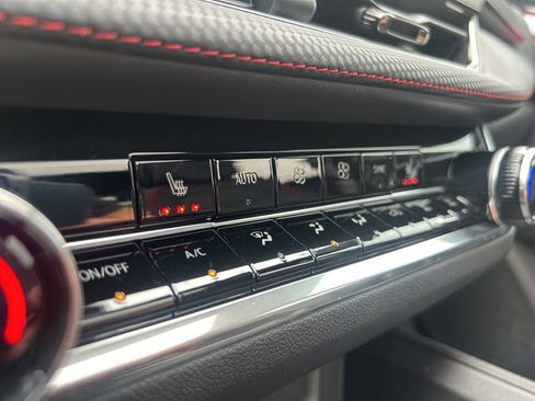 Used 2025 Chevrolet Equinox RS image 39