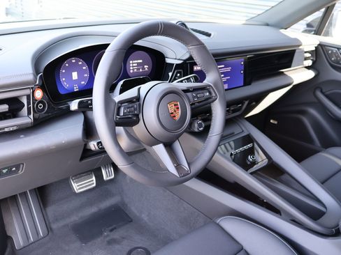 New 2026 Porsche Macan GTS Electric image 4