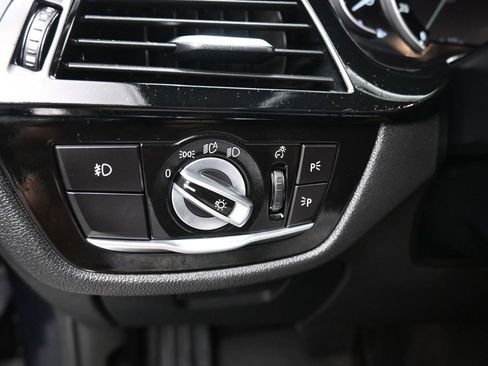 Used 2018 BMW 530i xDrive AWD/4WD image 26