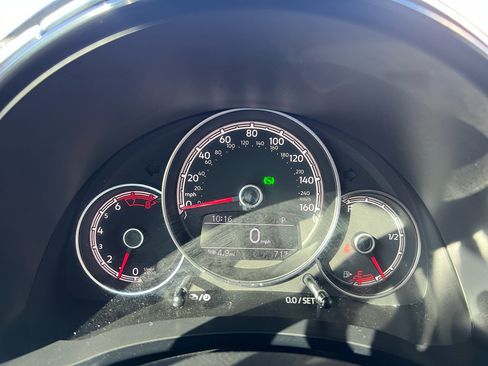 Used 2018 Volkswagen Beetle 2.0T S w/ Style & Comfort Package For S image 17