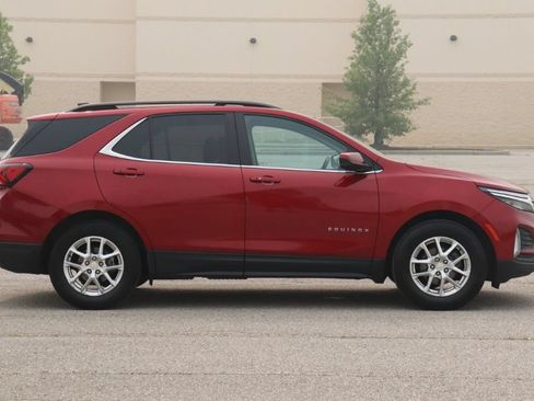 Used 2022 Chevrolet Equinox LT FWD image 11