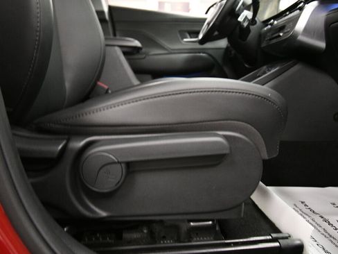 Used 2024 Hyundai Kona Limited AWD/4WD image 31