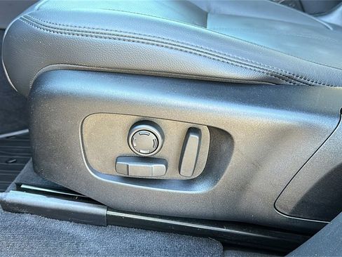 Certified 2025 Land Rover Range Rover Velar S image 9