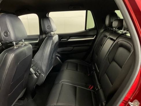 Used 2025 GMC Terrain Elevation w/ Elevation Premium Package FWD image 36