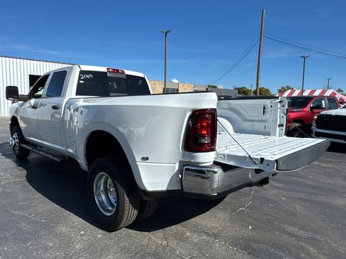 New 2026 RAM 3500 Tradesman image 18