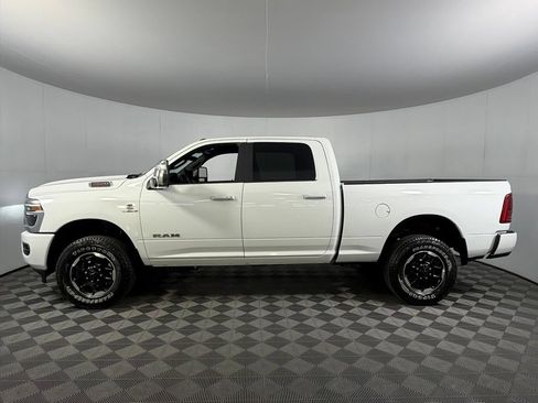 Used 2026 RAM 2500 Laramie AWD/4WD image 11