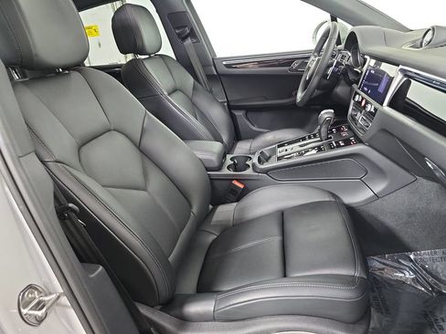 Certified 2026 Porsche Macan AWD/4WD image 27
