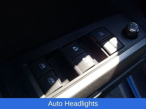 Used 2017 Toyota Tacoma TRD Sport w/ Premium & Technology Package image 16