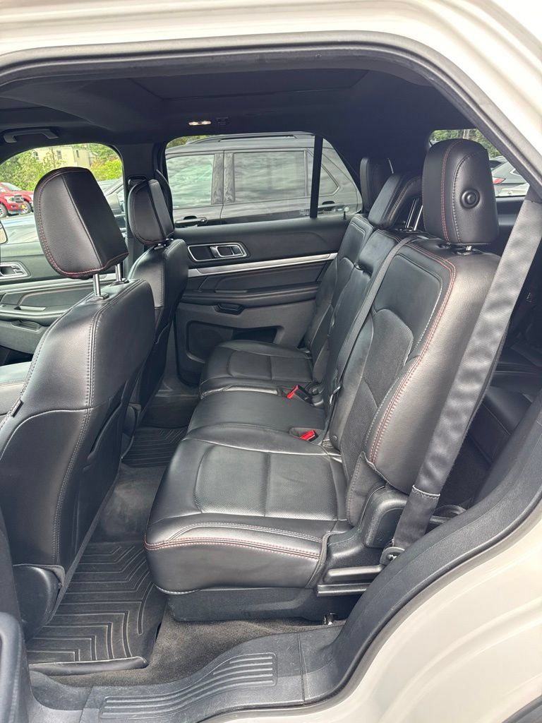 Used 2018 Ford Explorer Sport AWD/4WD image 13