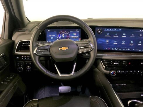 Used 2025 Chevrolet Tahoe Premier AWD/4WD image 5