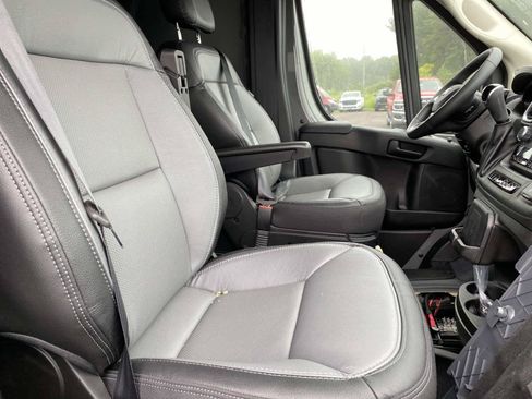 Used 2025 RAM ProMaster 3500 w/ Quick Order Package 22H SLT+ FWD image 24