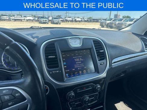 Used 2016 Chrysler 300 C AWD/4WD image 17