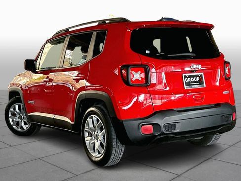 Used 2018 Jeep Renegade Latitude image 11