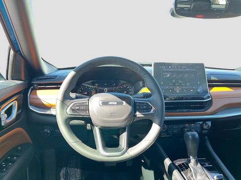 Used 2024 Jeep Compass Limited image 21