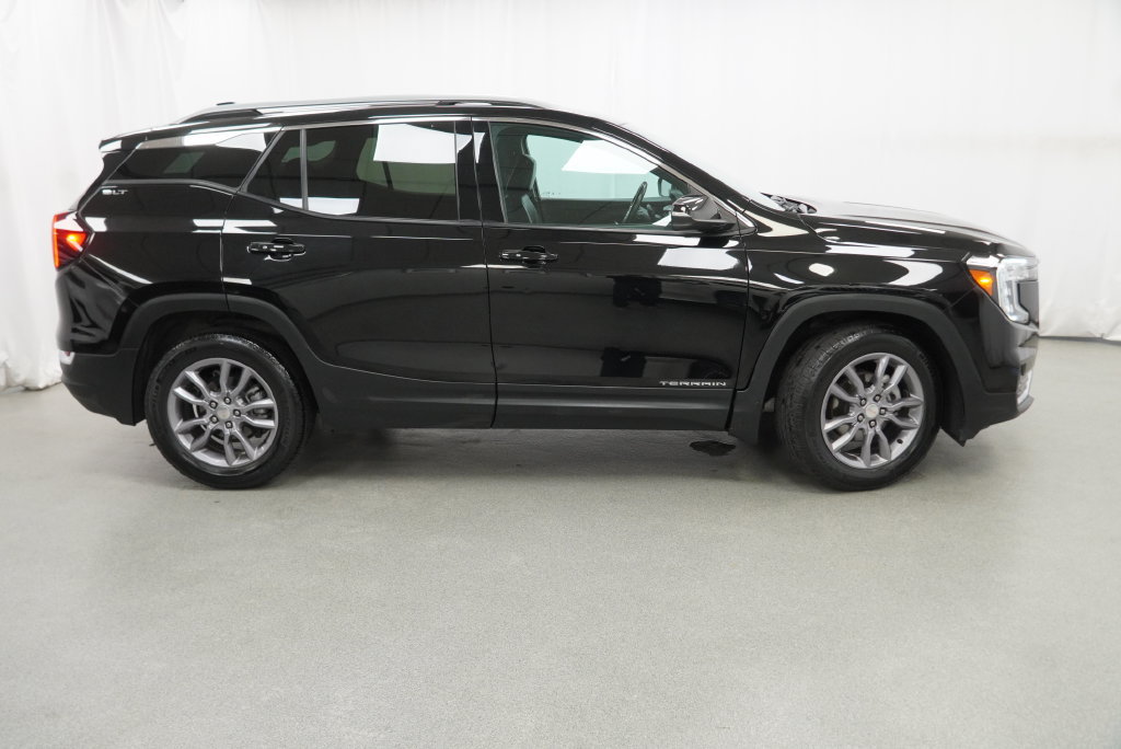 Used 2023 GMC Terrain SLT w/ LPO, Floor Liner Package FWD image 13