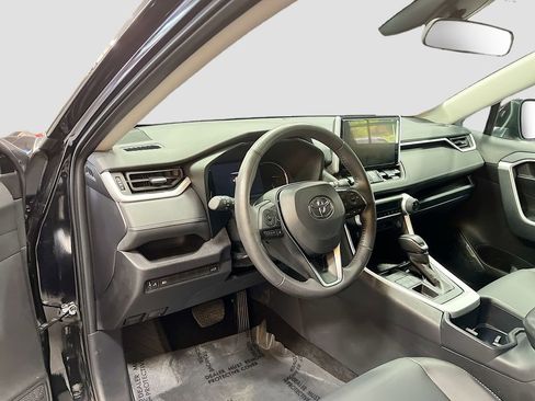 Used 2025 Toyota RAV4 XLE Premium AWD/4WD image 9