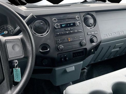 Used 2014 Ford F250 XL w/ Power Equipment Group image 6