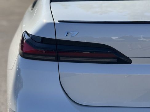 Used 2025 BMW i7 eDrive50 w/ M Sport Package image 14