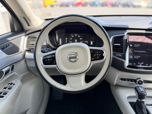 Used 2017 Volvo XC90 T5 Momentum w/ Vision Package image 10